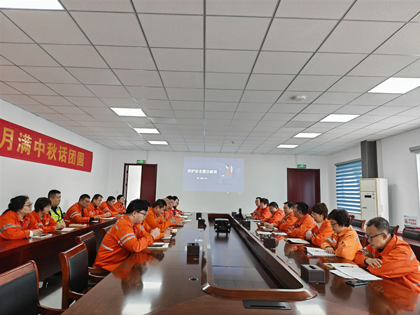 養(yǎng)護(hù)安全警示教育 (7)_副本.jpg 養(yǎng)護(hù)安全警示教育 (7)_副本.jpg